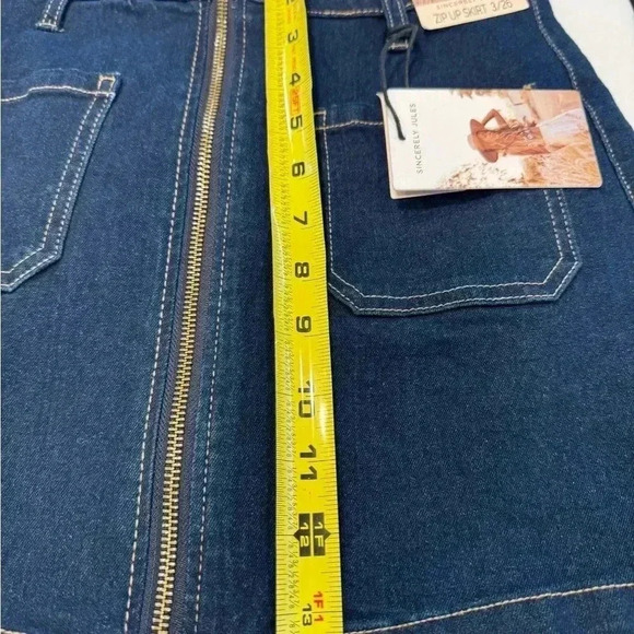 Sincerely Jules denim mini skirt with zip up front NWT size 3 - Picture 6 of 6